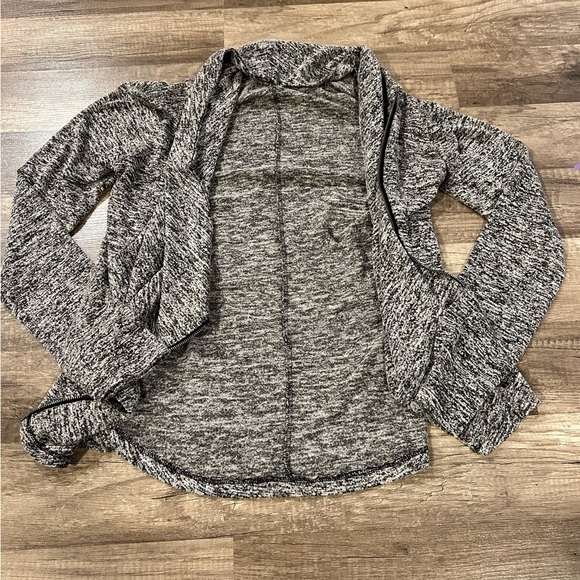 * 🤑💰🤑 3/$10.00 budle item 🤑💰🤑 Women’s sm Maurice’s cardigan sweater - Picture 5 of 7
